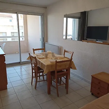 Sète, 2 Pièces, 6 Personnes - Fr-1-338-450