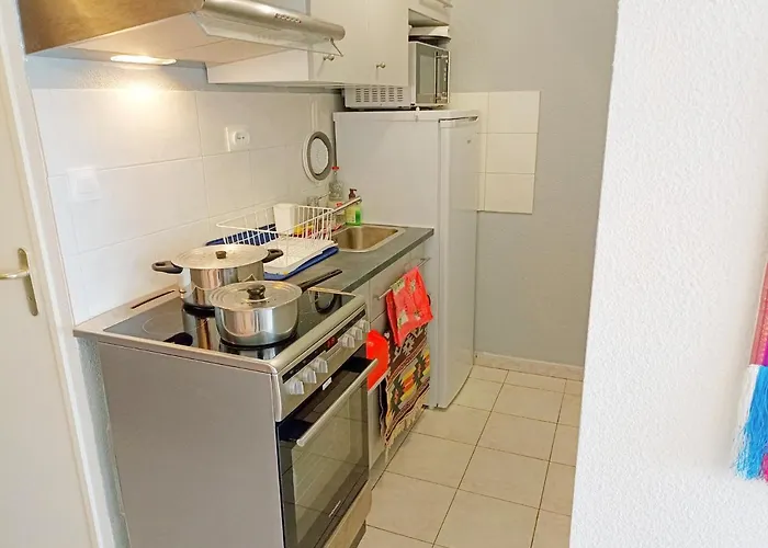 T2 A Avec Loggia Et Parking Prive - Fr-1-338-450 Lägenhet *