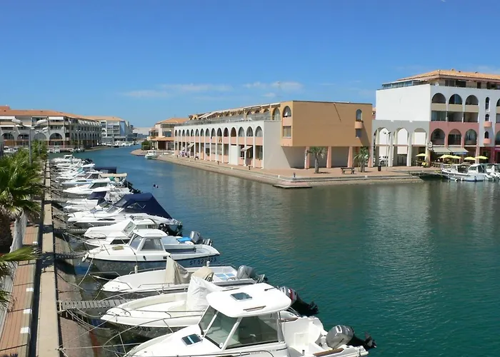 T2 A Avec Loggia Et Parking Prive - Fr-1-338-450 * Sète