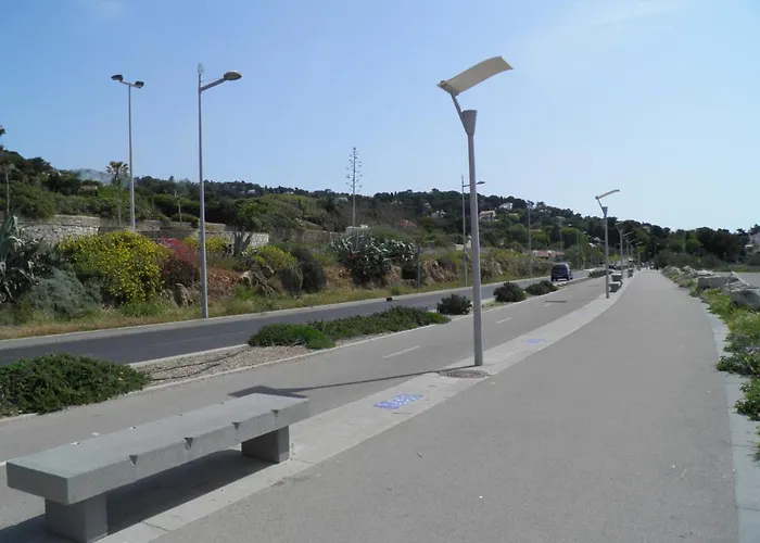 T2 A Avec Loggia Et Parking Prive - Fr-1-338-450 * Sète